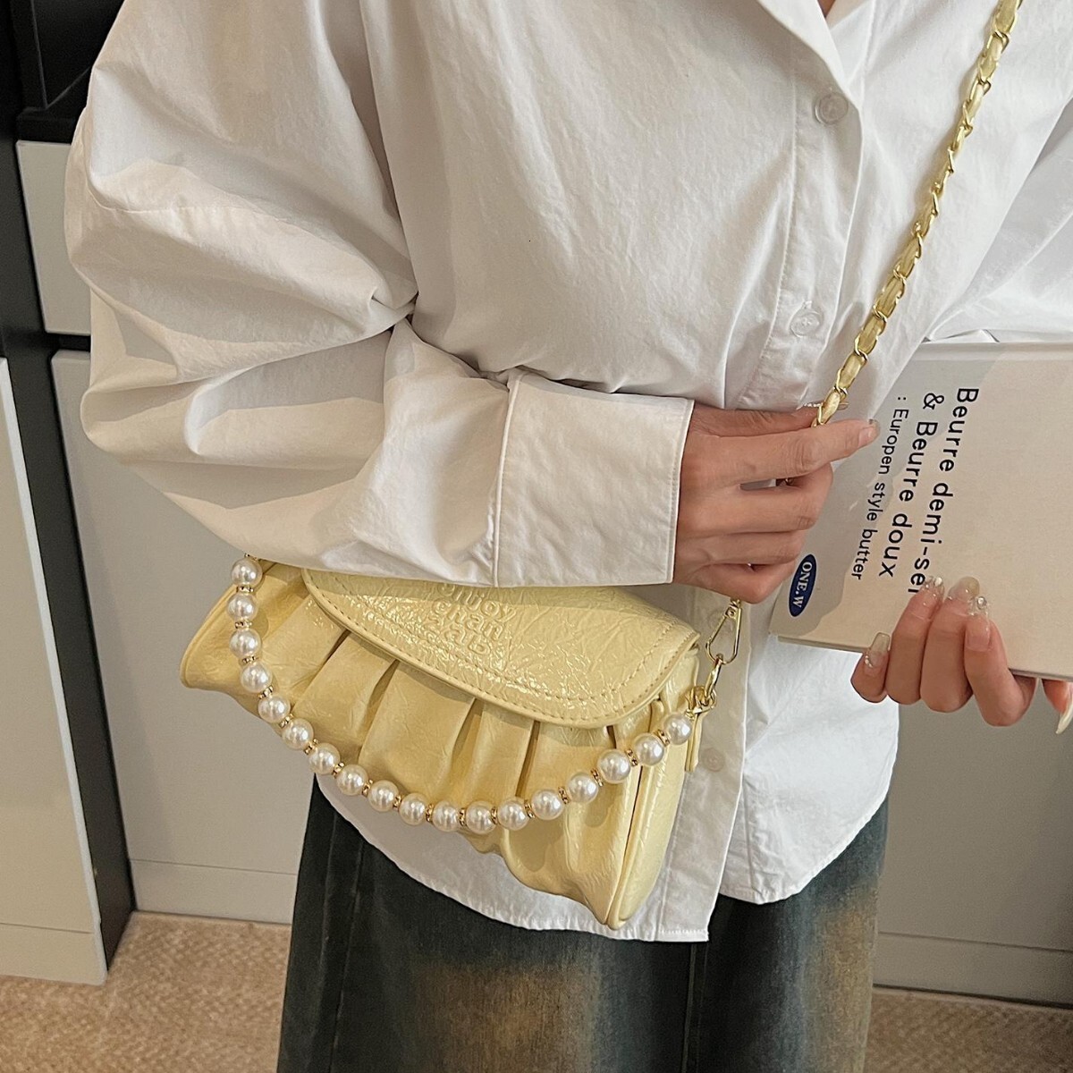 Free shipping designer Summer Trend Wrinkle Cloud Bag for Women 2025 New Fashionable Stylish Shoulder Bag High-end Commuter Crossbody Bag