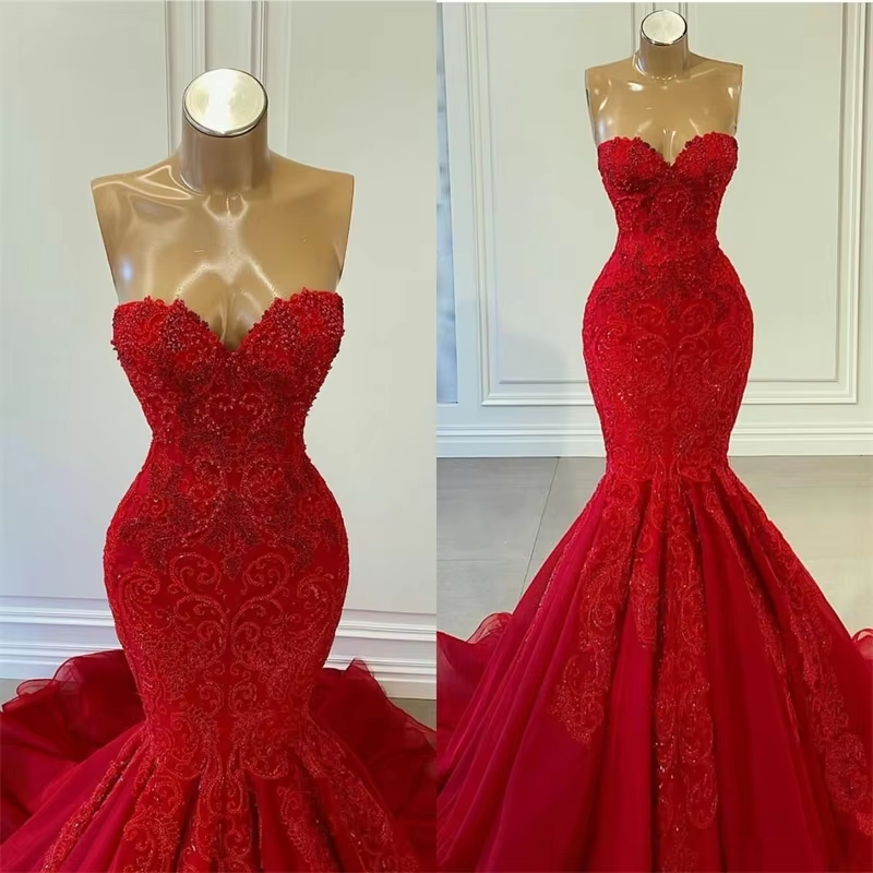 Graceful Red Lace Wedding Dress A-Line Sleeveless Bride Gowns With Spaghetti Strap Full Floral Appliques Sweep Train Illusion New Gown Vestidos De Nov