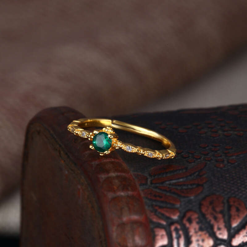 Inlaid Emerald for Women, Niche Design, Fashion, Blue Light Luxury Open Zircon Ring Jewelry