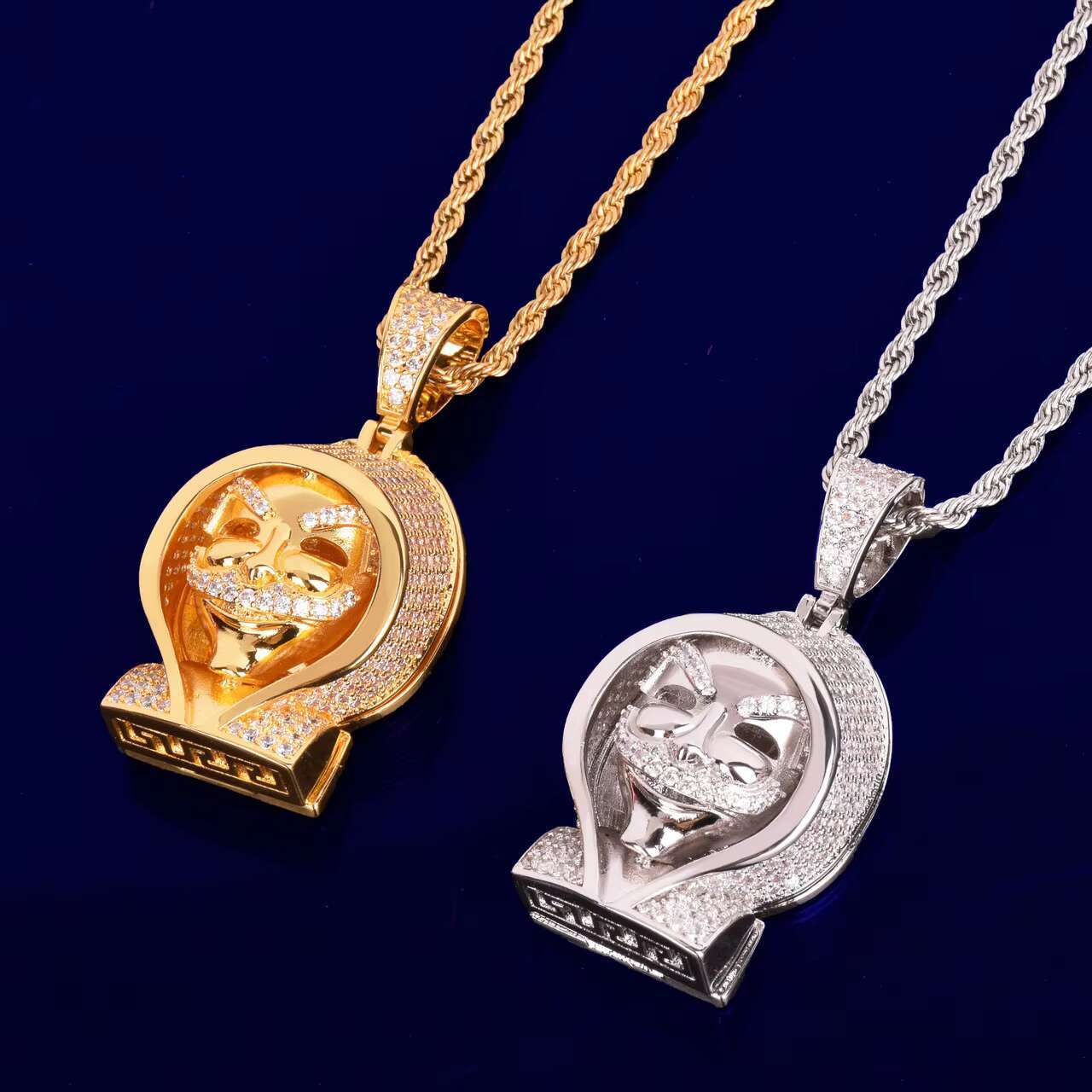 Trendy 18K Gold Silver Steampunk Hoodie Skull Pendant with Hip Hop Style Chain Necklace Moissanite Pendants Charms