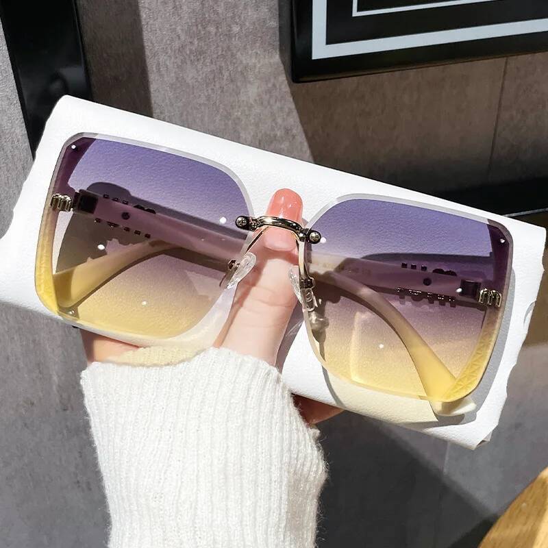 2024 New Fashion Cool Sunglasses Women Brand Letters Anti Strong Light Vintage Rimless Sun Glasses Ladies Gafas UV400