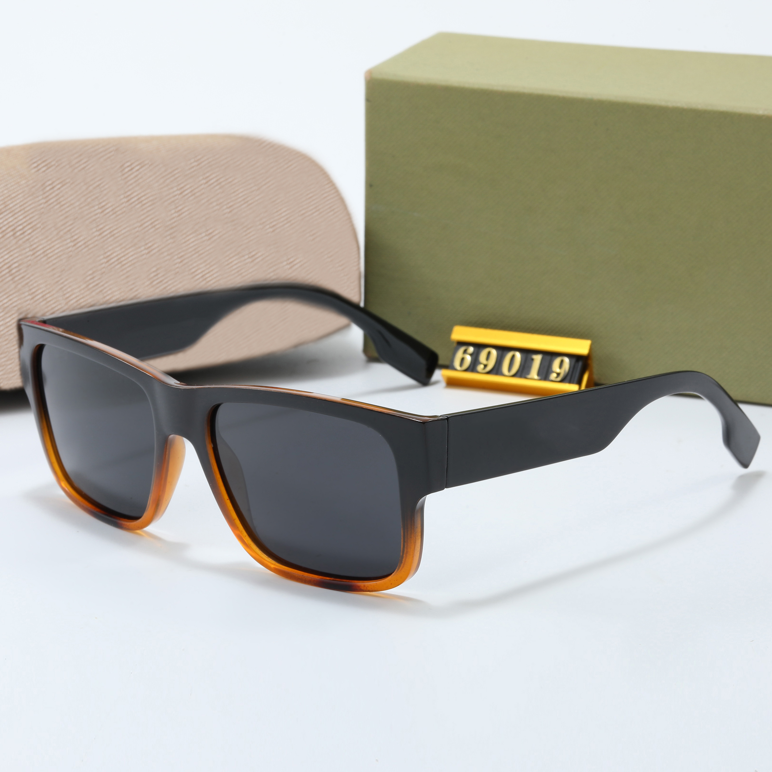 With Box Designer Sunglasses Luxury Eyeglasses Brand Glasses Black White Gold Green Yellow Brown Unisex Vintage Full Frame Summer Goggle Shading Polarized Glass
