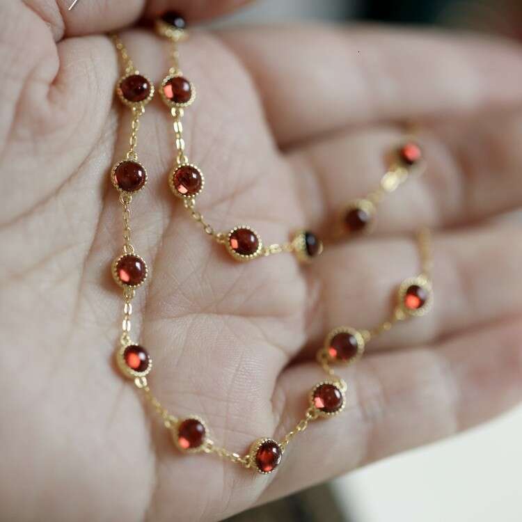 Sweet and Luxurious Style Rose Vermilion High Imitation Garnet Crystal Bracelet for Women Simple Versatile Elegant Niche