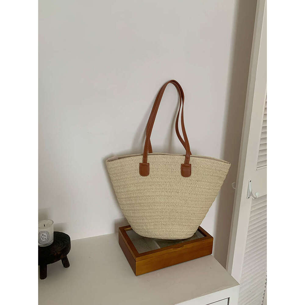 Large Capacity Straw Woven 2025 Summer New Bucket New Women's Beach Fashion Single Shoulder Underarm Tote Bag