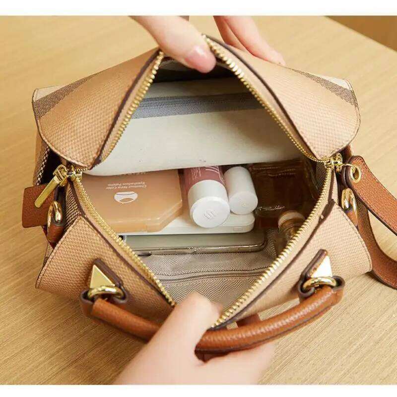 Female European American Women PVC Leather Shoulder Crossbody Bag Designer Handbags And Purses Fashion Ladies Clutch