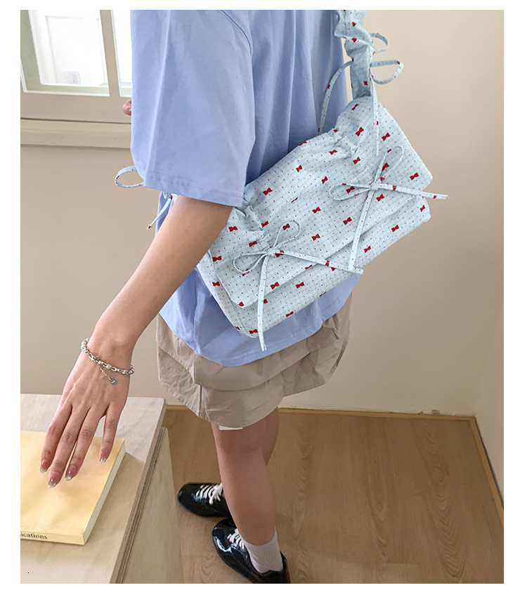 Free shipping designer Bag Wrinkled Canvas Bag Large Capacity 2025 New Underarm Bag Versatile Casual Shoulder Bag Commuter Bag Handbag Women Bag
