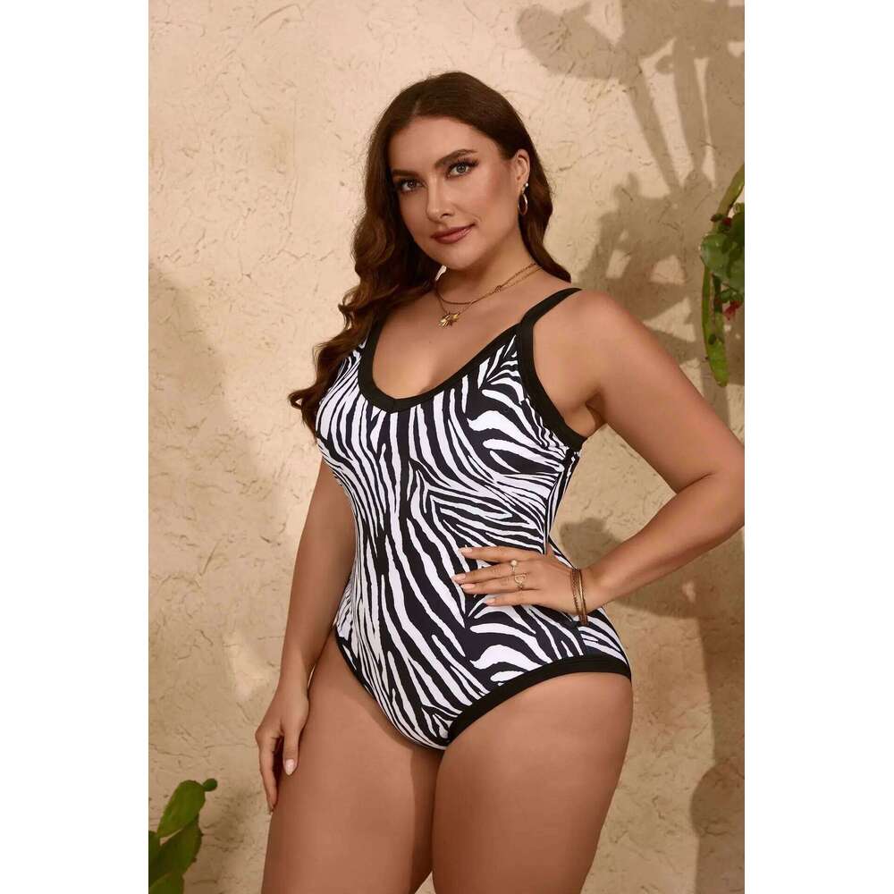 2024 European American plus size fat MM one-piece black and white swimsuit