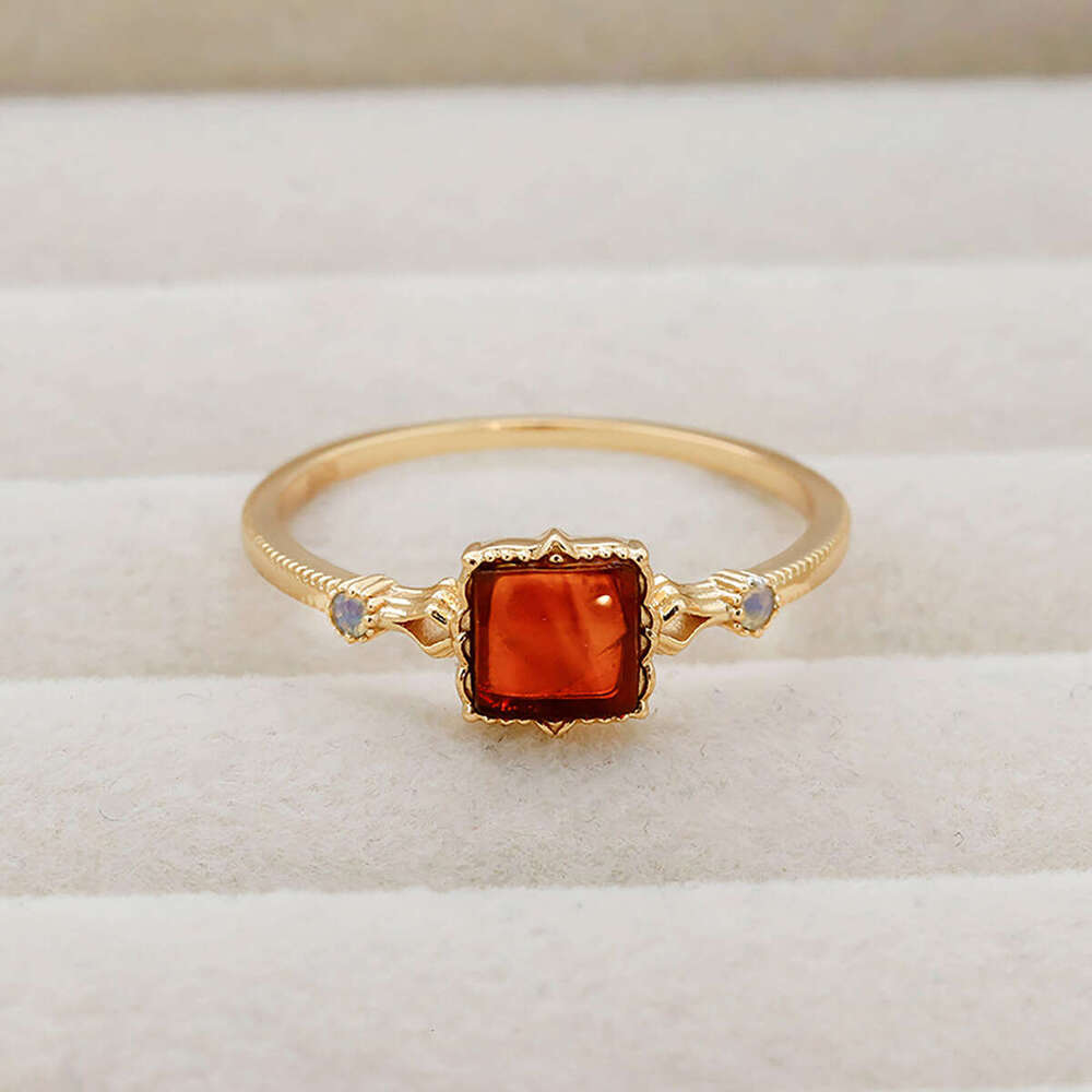 Elegant Simple Square Recycled Amber for Women Gold-Plated Palace Light Luxury Adjustable Ring