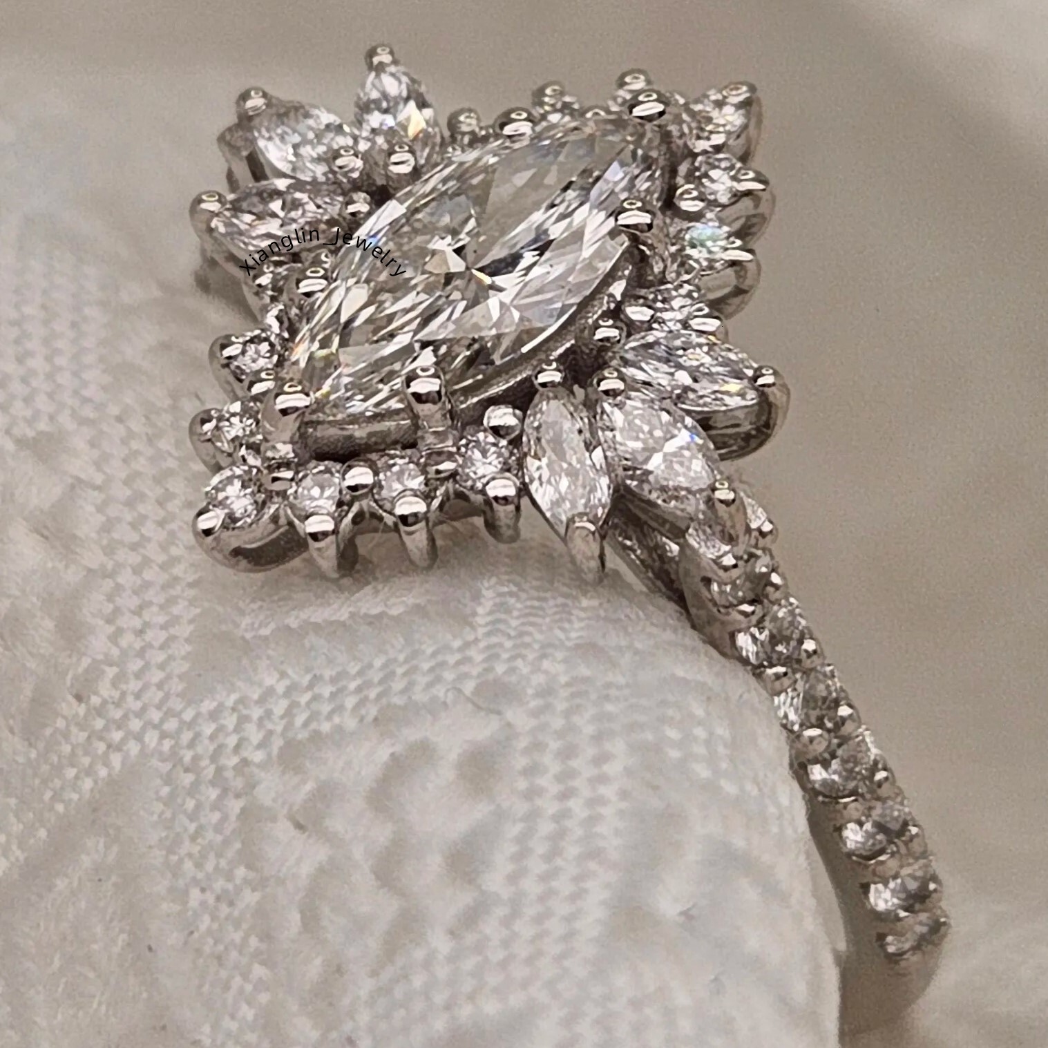 lab grown Luxury 925 Sterling Silver Moissanite Diamond Ring Classic Style Wedding Engagement Jewelry Wife Girlfriend Cut Diamond Parties cvd diamond 