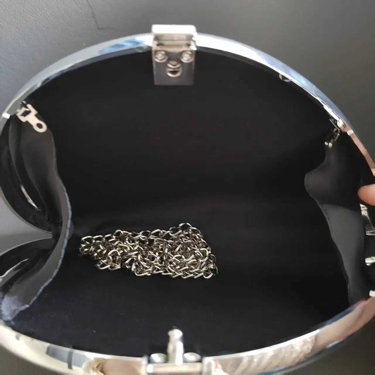 2025 Summer Spring Silver Spiral Oyster Shell Clutch Bag Silver With Silver Chain Z250618