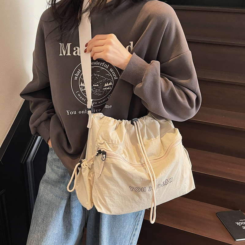 Free shipping designer Nylon Waterproof Tote Bag for Women Large Capacity 2025 New Commuter Multi-Pocket Crossbody Bag Lightweight Travel Bag for Wome