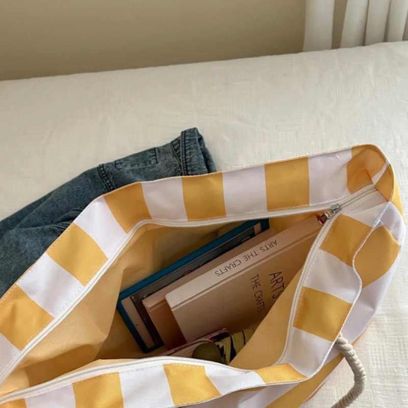 Striped Zipper Outer Bag for Outdoor Travel and Shoulder Waterproof and Sand Resistant Canvas Convenient Folding Beach Bag B250618