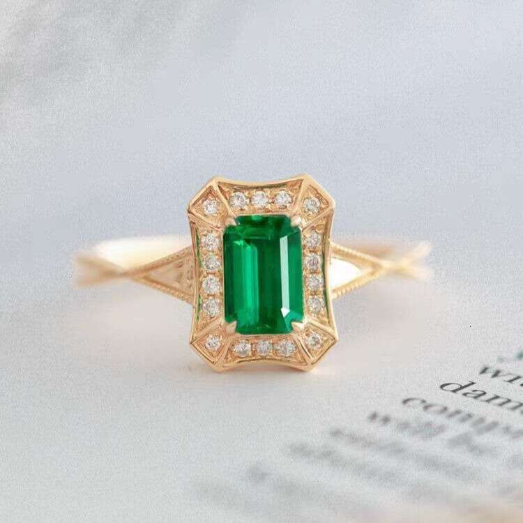 Sleeping Forest" French Court Style Western Emerald Zircon Gold-Plated Niche Ring