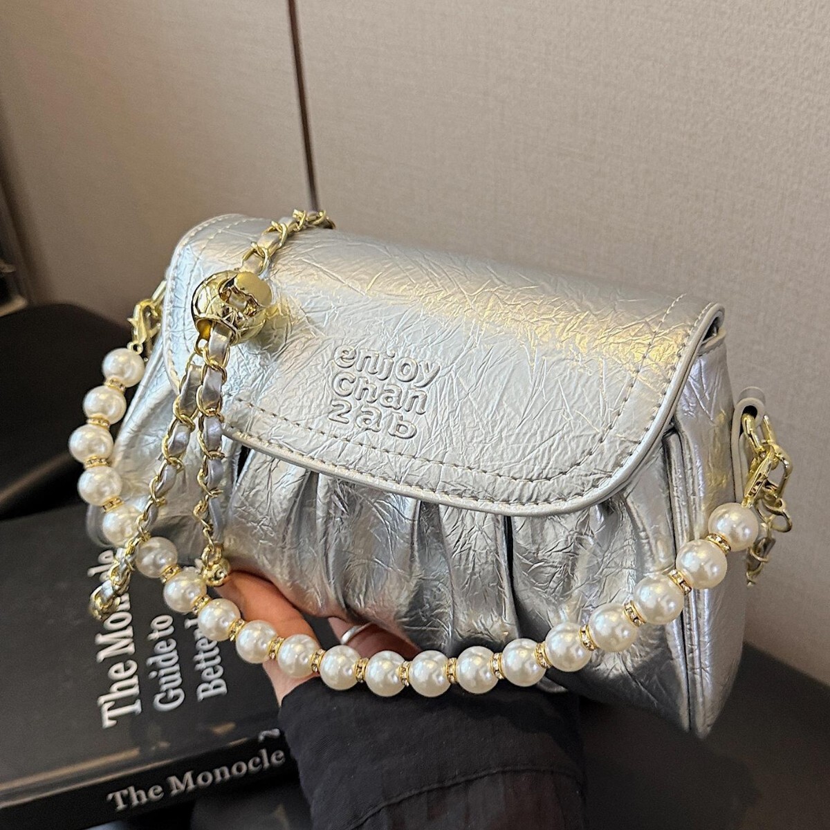 Free shipping designer Summer Trend Wrinkle Cloud Bag for Women 2025 New Fashionable Stylish Shoulder Bag High-end Commuter Crossbody Bag