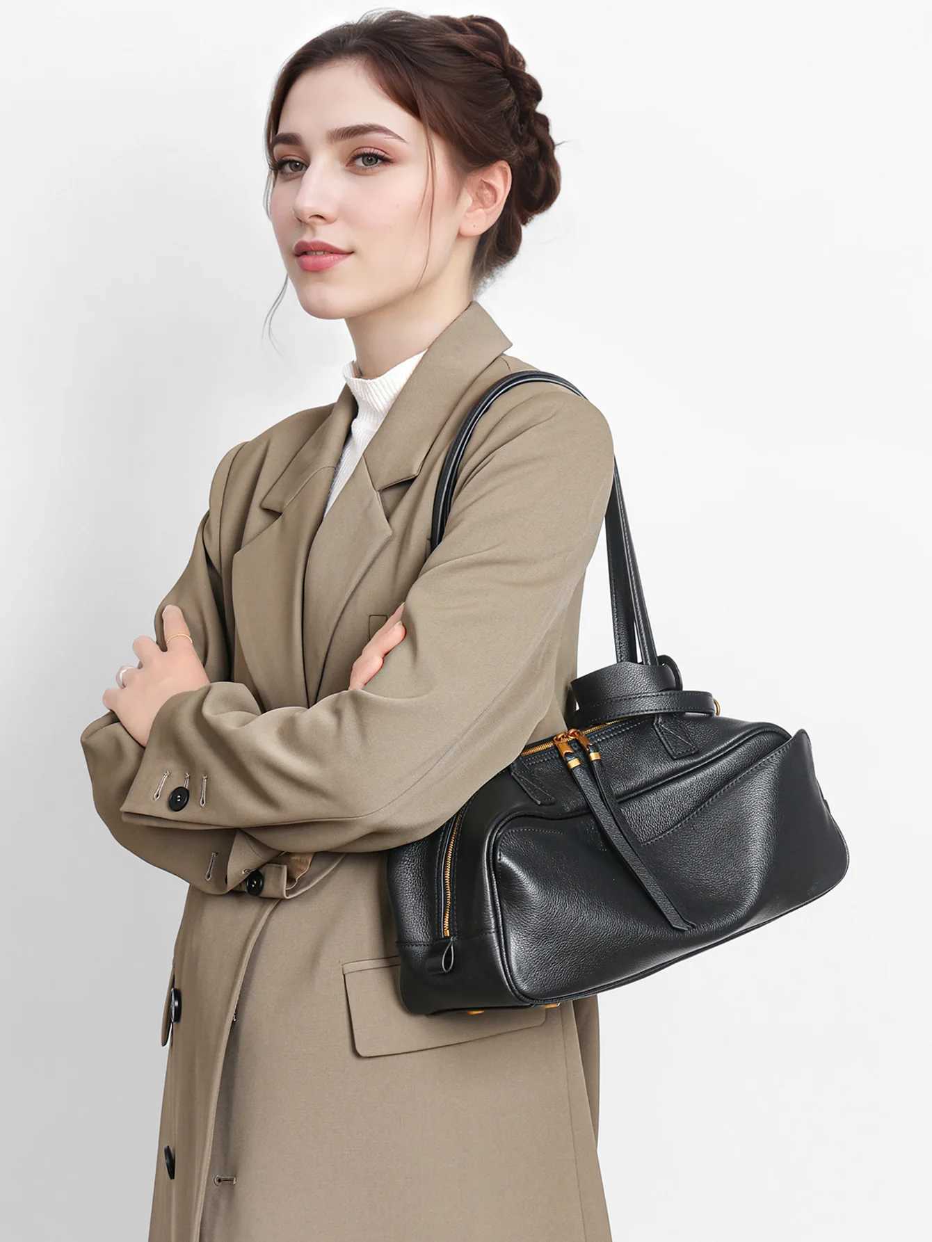 Gold Stamping First Letter 2025 Spring and Summer Genuine Leather Bowling New Wens Bag Simple First Layer Cowhide Bost B250618