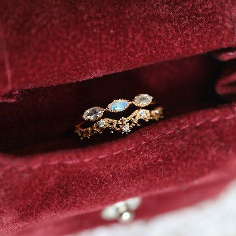 Summer New Luxury Electroplated Color Exquisite Hollow Pattern Leaf High-end Versatile Ring