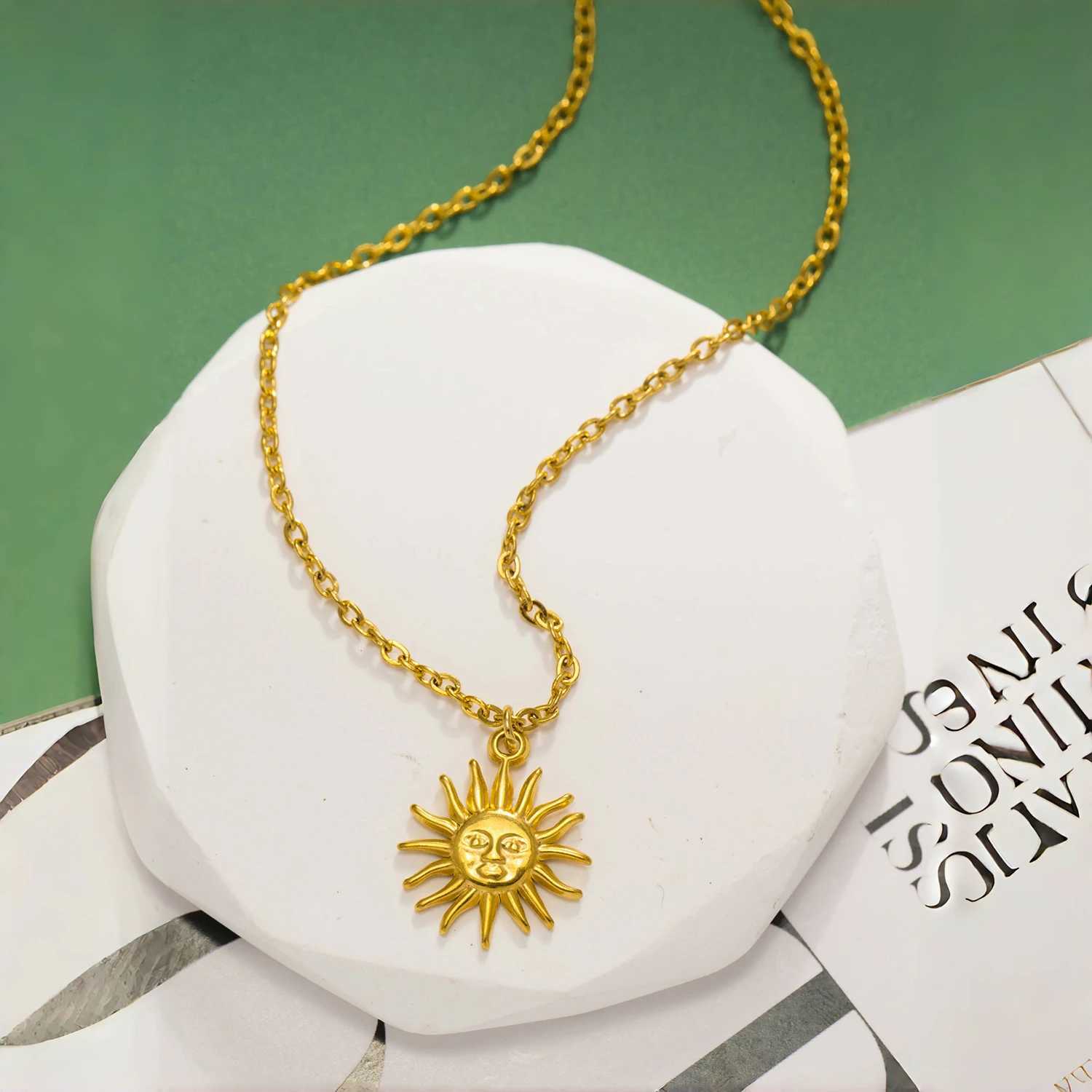 UHBINYCA Vintage Sun Pendant Necklace Hydroforming Process Stainless Steel Waterproof Jewelry Accessories W250618