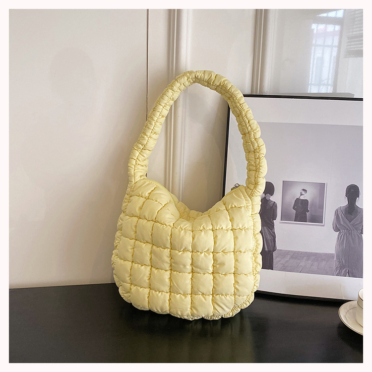 Free Shipping For Designers 2025 New Plaid Underarm Cloud Bag Niche High-end Single Shoulder Down Bag Women Large Capacity Pleated Luxury Bag Bubble B