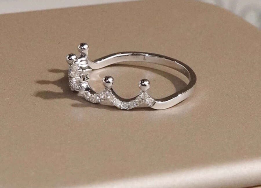 Crown for Women, Exquisite Light Luxury Palace Style, Adjustable Open Finger Ring, Fashionable and Elegant Diamond-Studded Ring