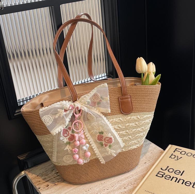 Free shipping designer Bag Straw Woven Bag Women Bag 2025 New High-end Large Capacity Tote Bag Beach Woven Shoulder Bag Commuter Bag