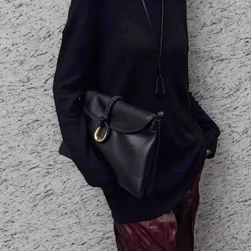 2025 New Envelope Saddle Shoulder Women Brand Designer Metal Decoration Messenger Bags Genuine Leather Armpit Bag Handbags