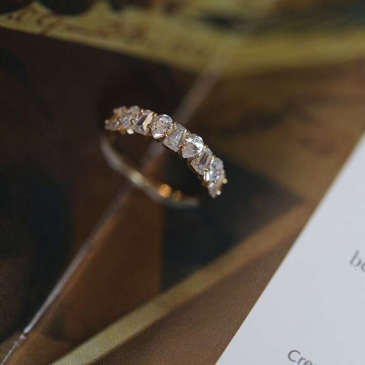De la luz Silver Morning Super Beautiful Glossy Diamond Shaped Zircon Light Luxury Versatile High-end Ring