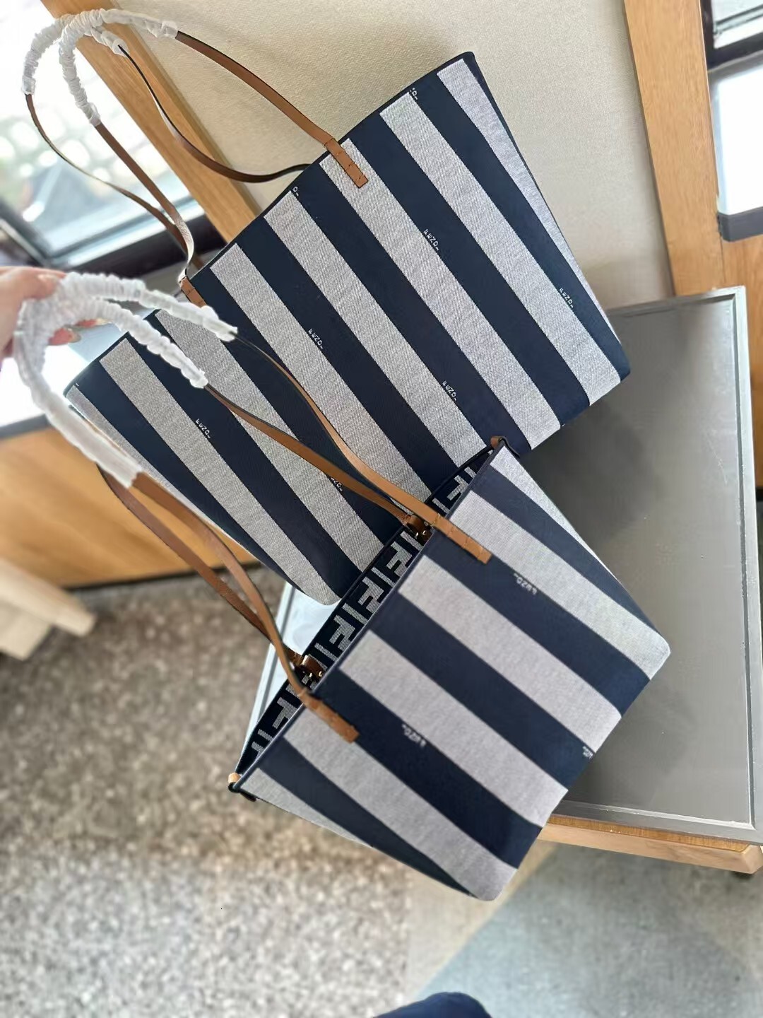 Designer Brand Shoulder FF Single shoulder Bag Casual Fabric Fashionable Handbag bags for shopping and strolling6