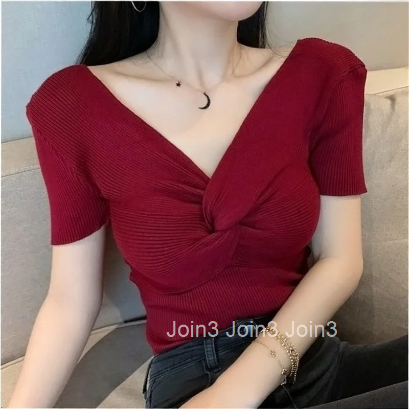 Green V-neck Crop Womens Sweater Short 2025 Pullover Knit Tops for Woman New Knitwear Autumn Winter Fashion in Cold Trend Sale