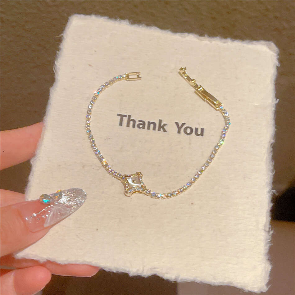 Korean Exquisite Natural Four-Leaf Clover Mother-of-Pearl Bracelet 2025 Ins Style Niche Light Hand Rope Jewelry