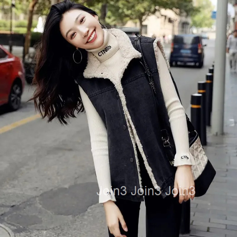 Warm Black Lady Giletes Clothes Fashion 2025 Autumn Insulated Womens Lamb Plush Vests Lightweight Padded Youthful Elegant Cheap