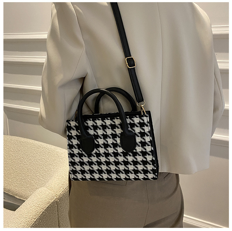 Free Luxury bag shipping for designers 2025 Niche Designer Bag for Women Trendy Versatile Plaid Shoulder Handbag Crossbody Tote Bag Small Square Bag f