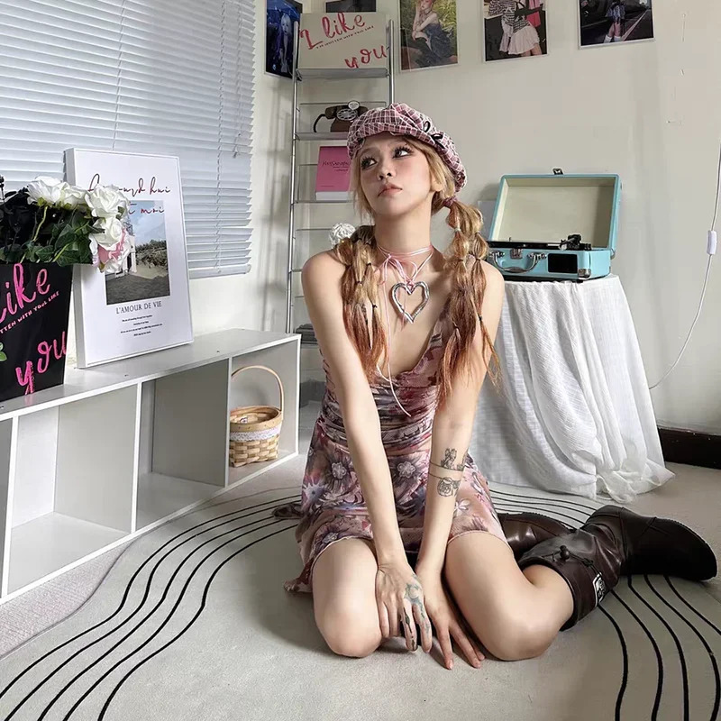 Art Student Big Print Painter Caps for Women Y2K Cute Pink Plaid Cloud Hats Summer Thin Travel Sunscreen Black Bow Retro Berets 250604