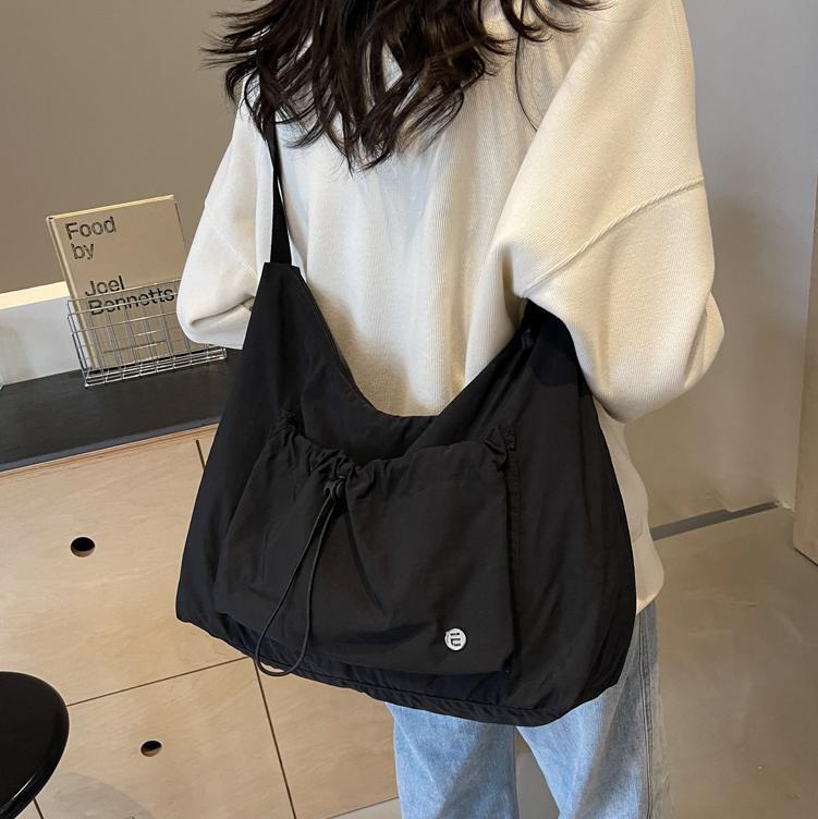 Free shipping designer Nylon Cloth Bag Women Large Capacity Bag 2025 New Casual Lightweight Dumpling Bag Versatile High-end Crossbody Tote Bag
