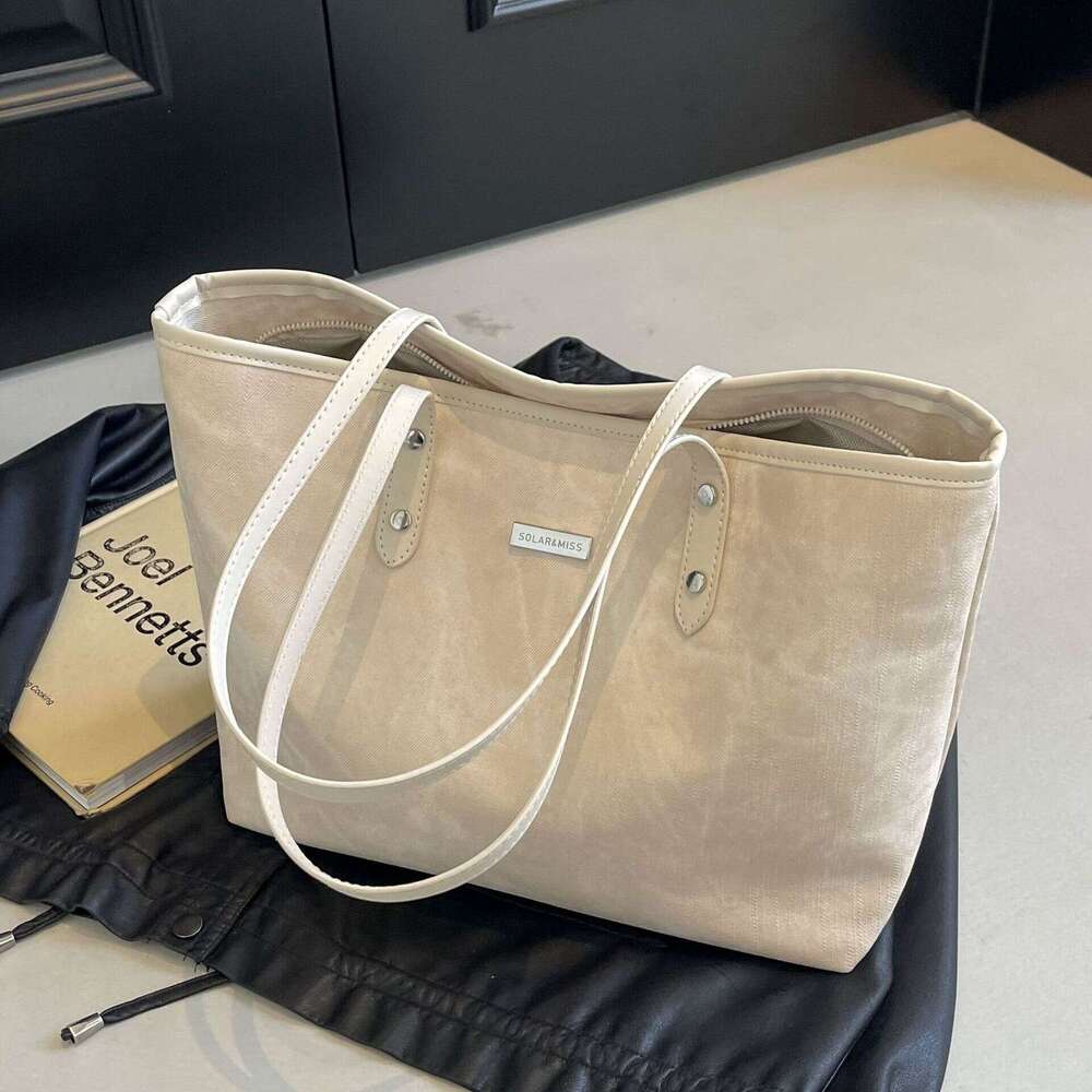 Korean Style Large Capacity Fashion Commuter for Women Summer 2025 New Versatile Shoulder Tote Bag