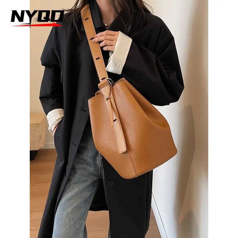 PU Leather Shoulder Crossbody Bag for Women Popular Designer Fi Fem Large Capacity Bucket Handbag Underarm Bag B250618