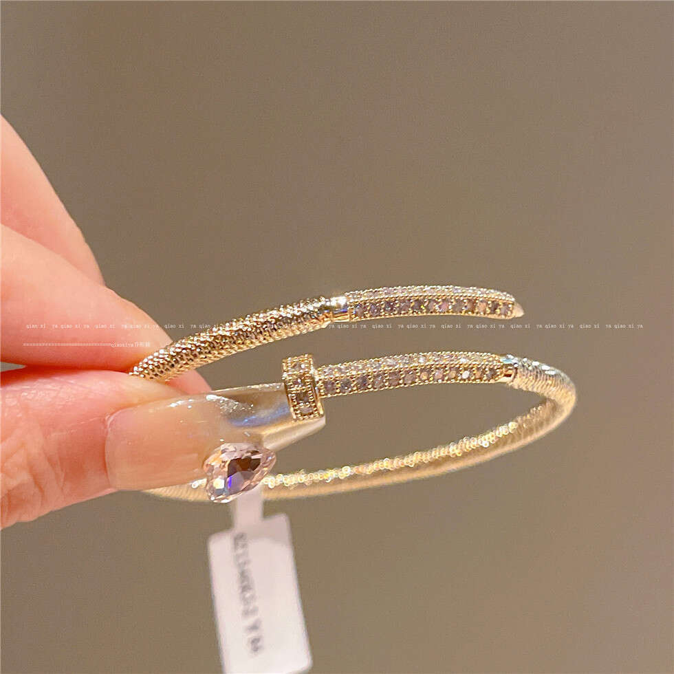 Autumn Winter Micro Inlaid Flower 2024 Ins Niche Design Sense Internet Celebrity Style Nail Bracelet for Women