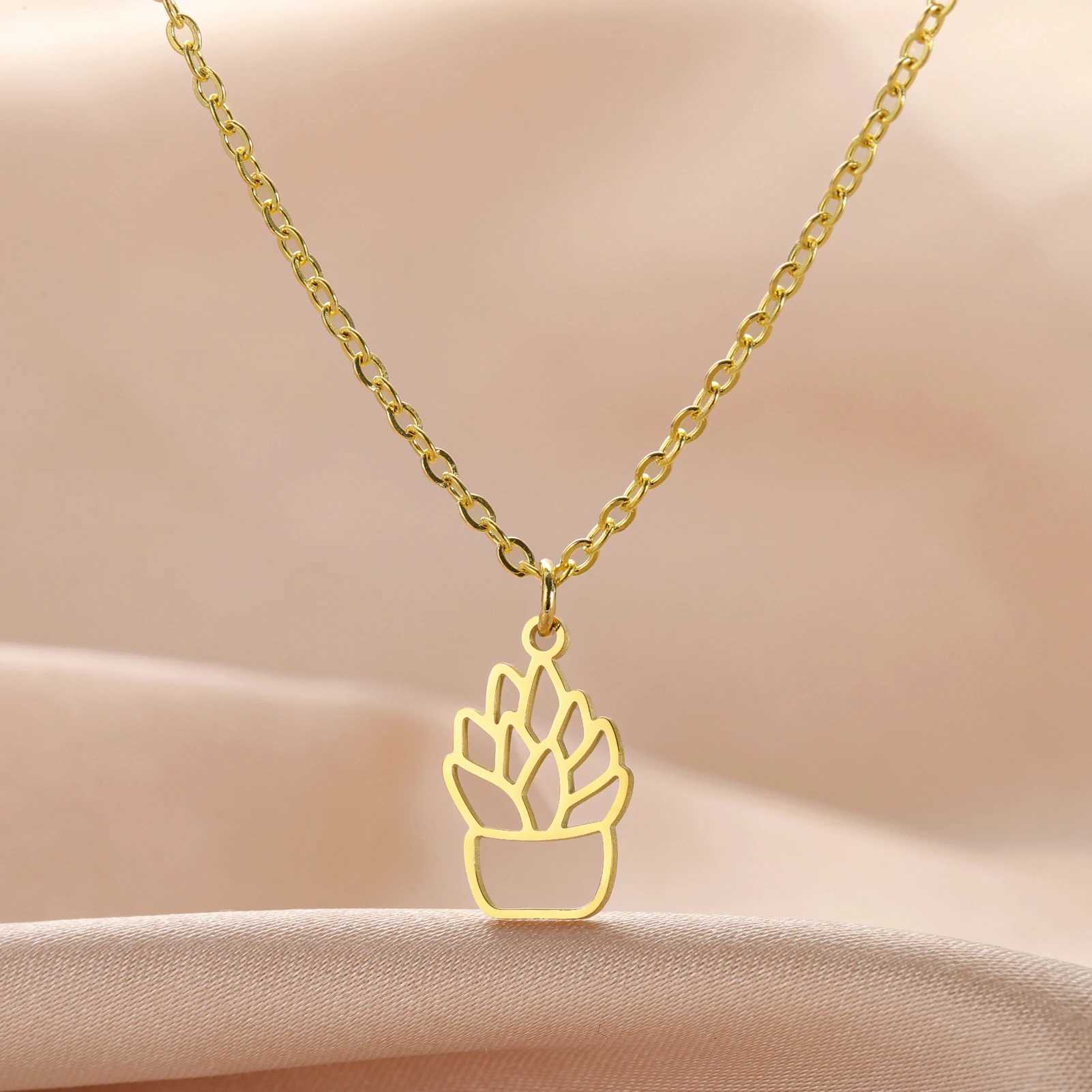 Unift Tiny Cactus Necklace for Women Desert Plant Nature Life Inspired Trendy Minimalist Stainless Steel Jewelry Birthday Gift W250618