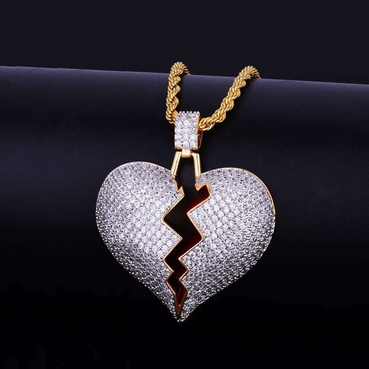 New Trendy 18K Gold 925 Silver Hip Hop Style Broken Heart Moissanite Pendant Necklace Unique Fashionable Pendants Charms