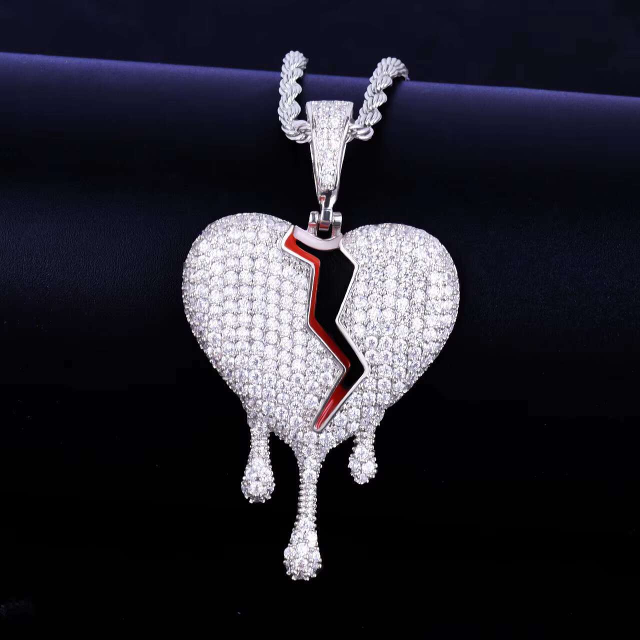 Elegant Rhodium Plated .925 Silver Chain Pendant Featuring Realistic Diamond-Like Sparkle