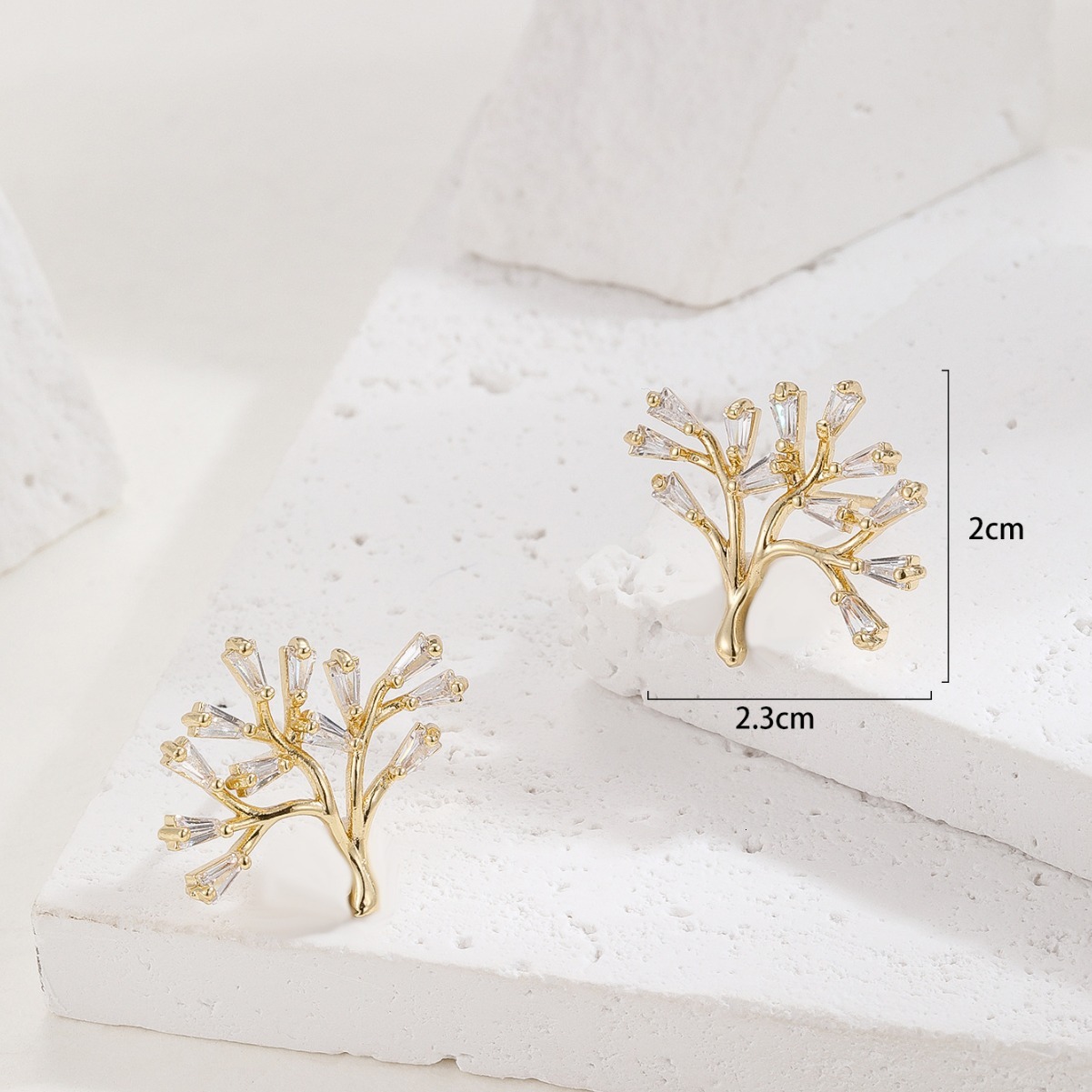 Hot Selling Micro Paved Zircon Real Gold Plated Tree of Life Design Sense Light Luxury Earrings