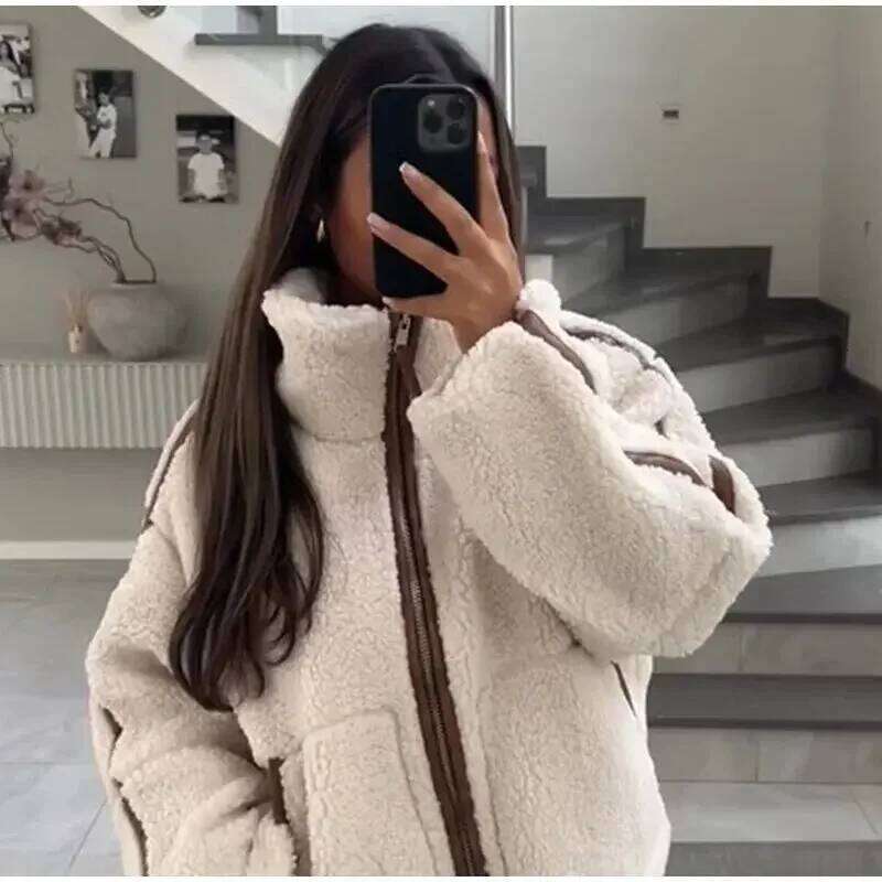 Fashion warm contrasting lamb wool coat women's long-sleeved zipper jacket 2025 autumn and winter new high street wear
