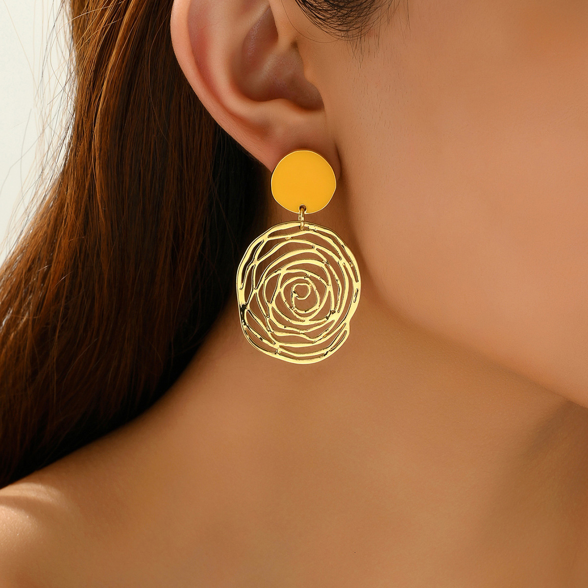 Minimalist Earrings with Unique Petal Design, Gold Color, Versatile Ins Style, Trendy Girl Earrings, Studs