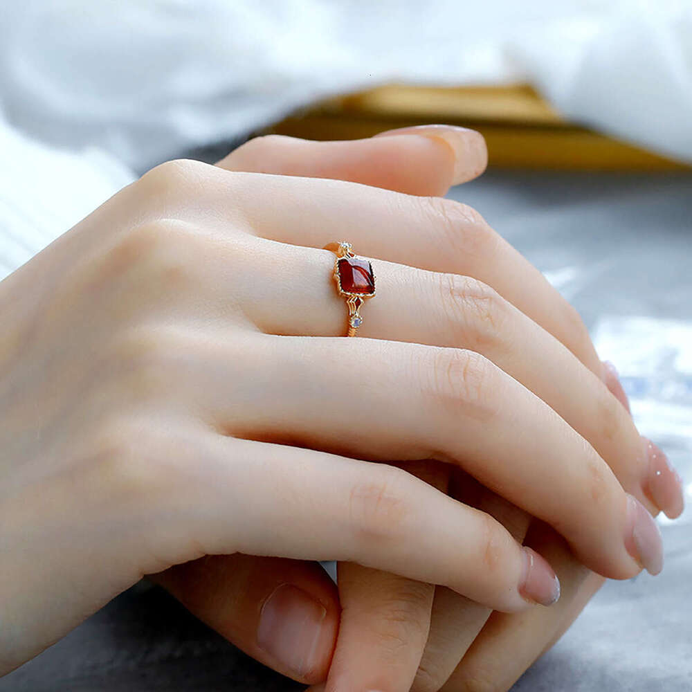 Elegant Simple Square Recycled Amber for Women Gold-Plated Palace Light Luxury Adjustable Ring