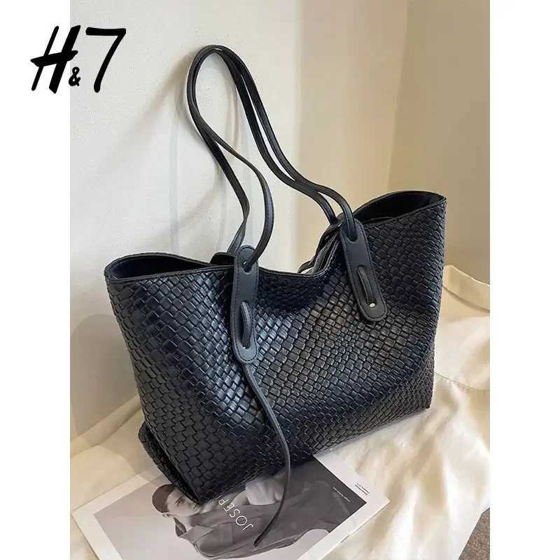 2025 New Style Autumn/winter Fi H7 Vintage Diamond Woven Large-capacity Bag for Women Tote Niche All-in-e Shoulder Bag B250618