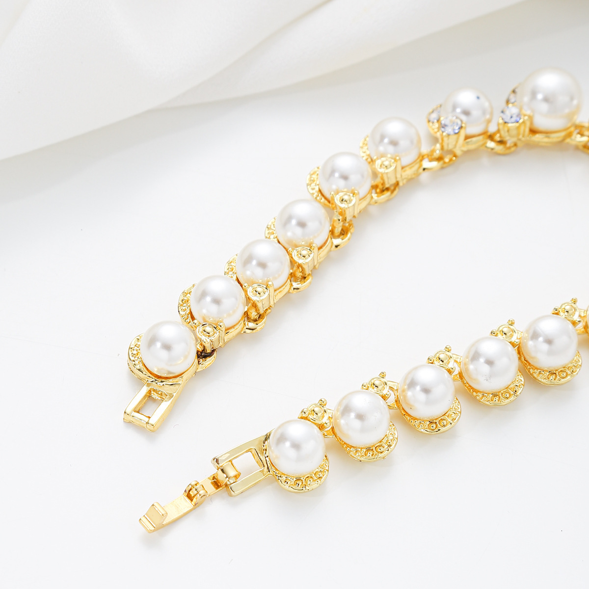 Style Bracelet Wrapped with Inlaid Zircon Baroque Imitation Pearl Beads