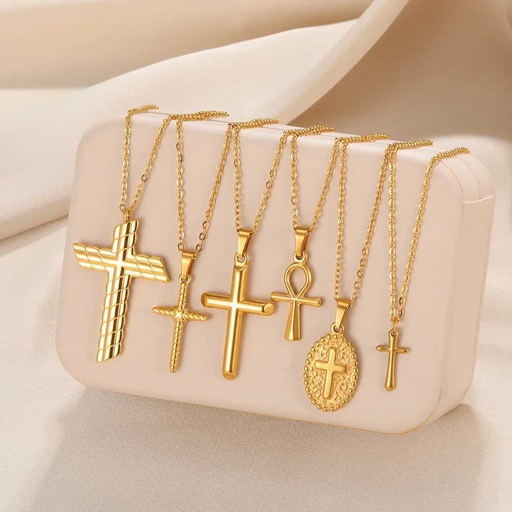 Vintage Christian Jesus Cross Necklaces Pendant for Women Stainless Steel Round Shape Coin Necklaces Choker Prayer Baptism Gifts W250618