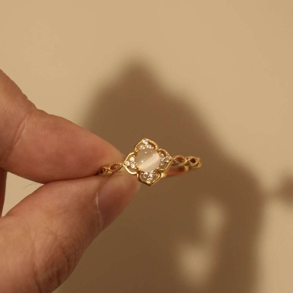 Morning White Dew" French Style Light Luxury Shining Exquisite High-end Versatile Gentle Cat's Eye Stone Open Ring