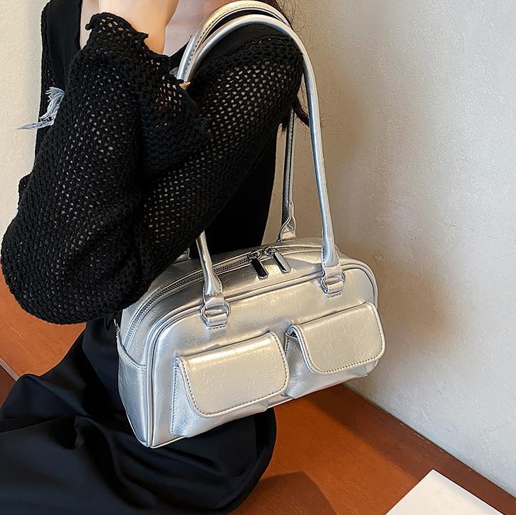 Free shipping designer Oil Wax Leather Commuter Bag Handbag Women Bag 2025 New Versatile Casual Underarm Bag Large Capacity Shoulder Bag
