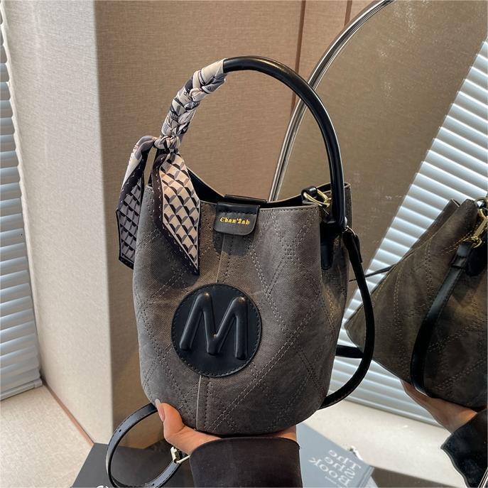 Free shipping designer Handbag Tote Bag Women Bag Spring Summer New Versatile Denim Bucket Bag Niche Texture Crossbody Bag