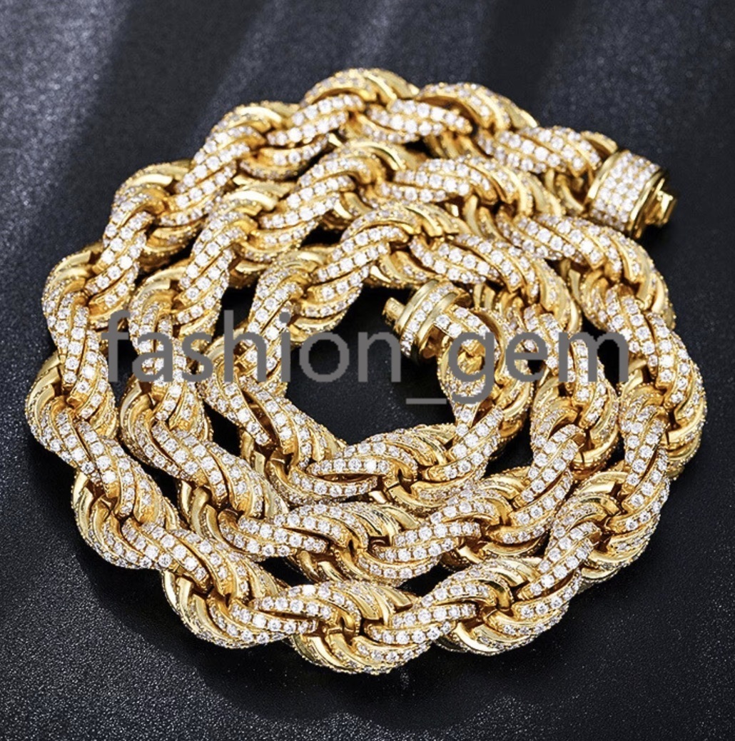 Hip Hop Popular Cuban Link Chain 8mm 15mm 925 Sterling Silver Hand Setting Iced Out VVS Moissanite Cuban Link Chain